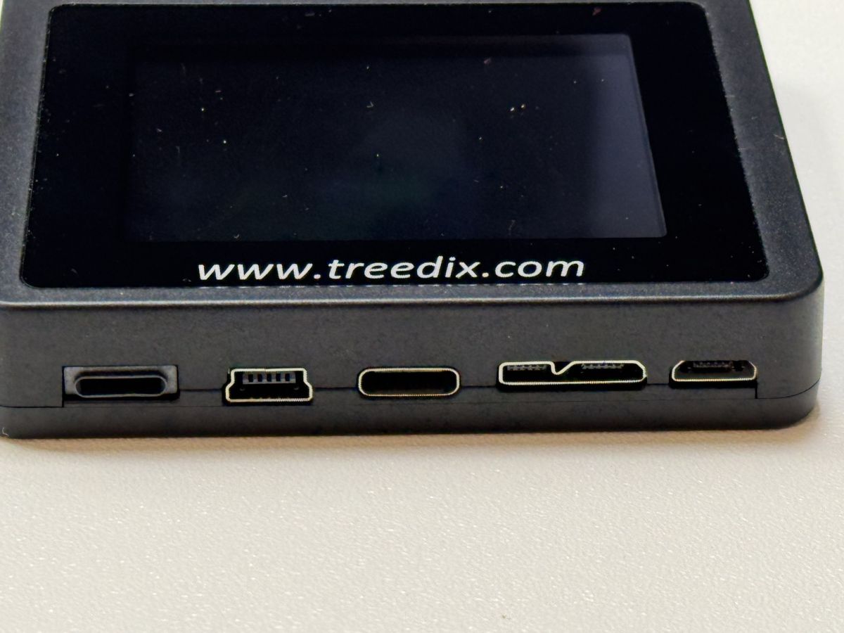 USB 케이블, 겉모습만 보고 골랐다간 큰코다칩니다 — 거의 완벽한 USB 케이블 테스터 이야기