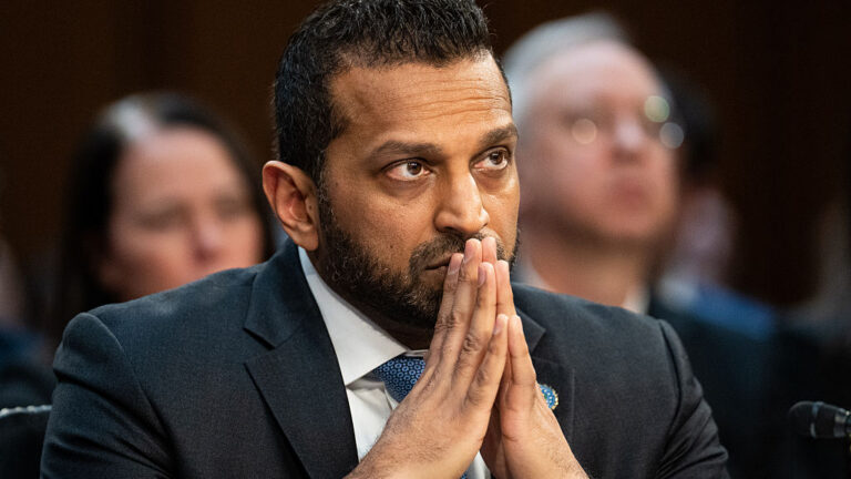 FBI 국장 개인 이메일 해킹 확인 — 고위 공직자도 피할 수 없는 보안 사각지대